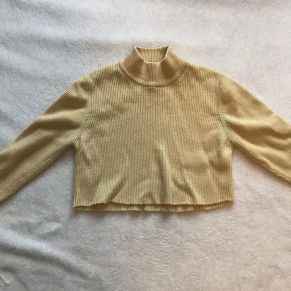 Cropped yellow sweater
